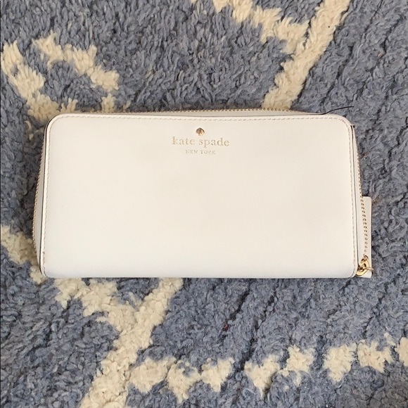 Kate Spade White Wallet - Picture 1 of 8